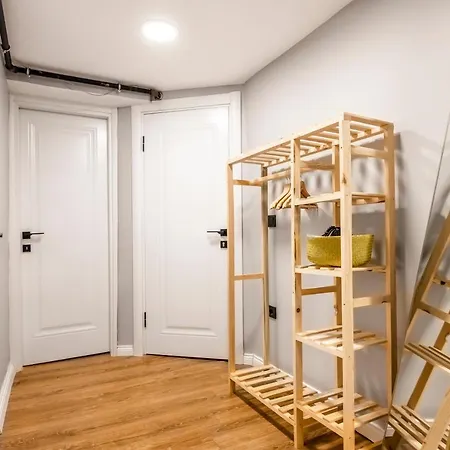 Inviting 1br Flat With Ac In Cihangir District *