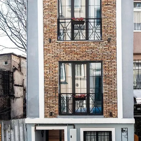 Inviting 1br Flat With Ac In Cihangir District