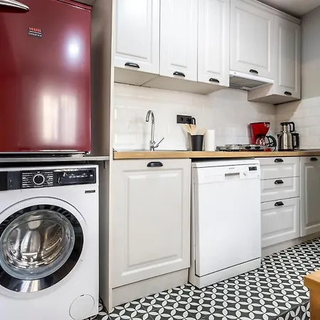 Inviting 1br Flat With Ac In Cihangir District Apartment
