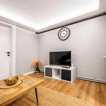 Inviting 1br Flat With Ac In Cihangir District Διαμέρισμα *