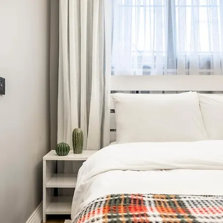 Inviting 1br Flat With Ac In Cihangir District Διαμέρισμα